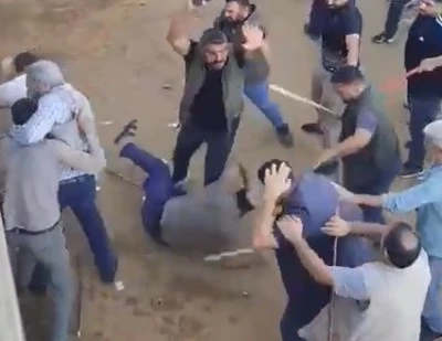 Hayvan Borsasında Sopalar Konuştu: Birbirlerine Acımadılar