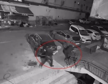 İki &Ccedil;ocuk Lastik ve Kriko &Ccedil;alıp Kayıplara Karıştı