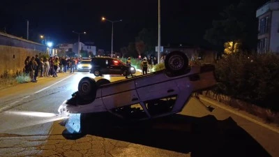 Kontrolden &ccedil;ıkan ara&ccedil; takla attı
