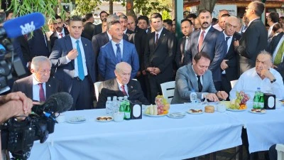 MHP Lideri Bah&ccedil;eli, Ahlat'ta partililer ve vatandaşlarla buluştu