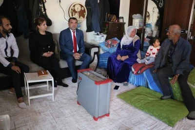 MHP Sur İlçe Teşkilatından Engelli Vatandaşlara Tekerlekli Sandalye Desteği