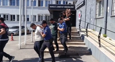 Operasyon Bitti, G&ouml;z&uuml;n&uuml;z Aydın Diyerek Tatlı İkram Ettiler! 