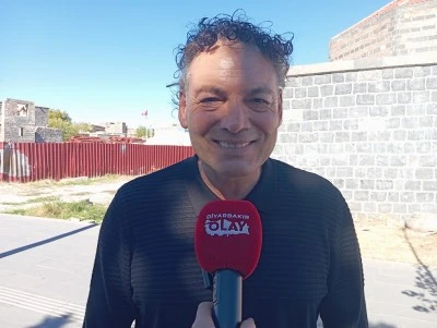 Sunucu Vahe Kılıçarslan: 